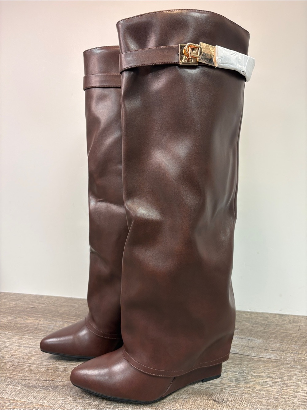 Fashion Nova Big City Dreams Brown Knee High Lock Boots Size 8 New